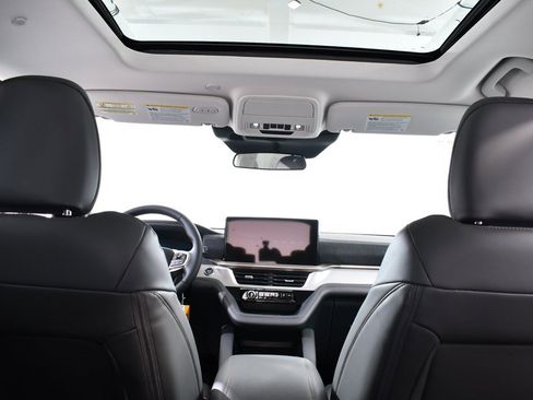 New 2025 Ford Explorer Active w/ Active Comfort Package image 17