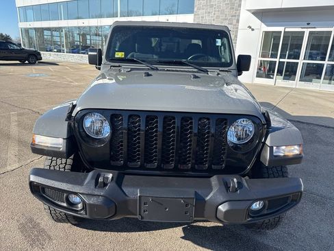 Used 2022 Jeep Gladiator Willys image 6