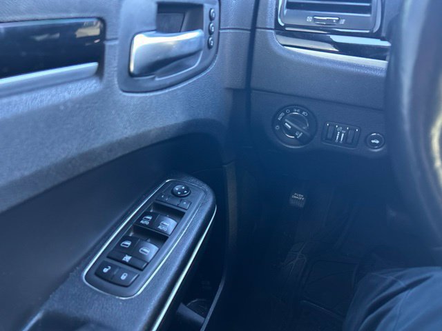 Used 2018 Chrysler 300 S w/ Safetytec Plus Group RWD image 11