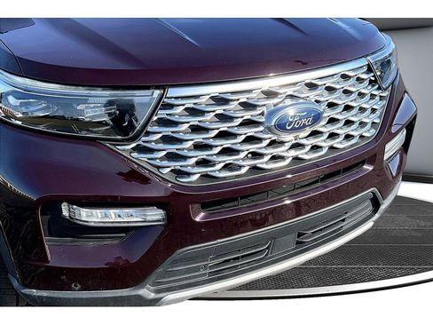 Used 2022 Ford Explorer Platinum w/ Equipment Group 601A AWD/4WD image 33
