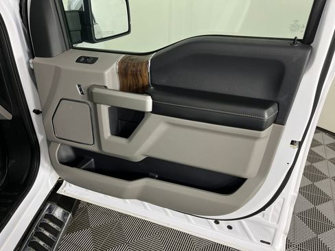 Used 2018 Ford F150 Lariat image 16