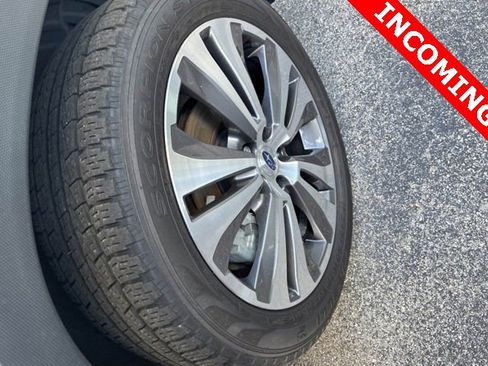 Used 2022 Subaru Ascent Touring image 5