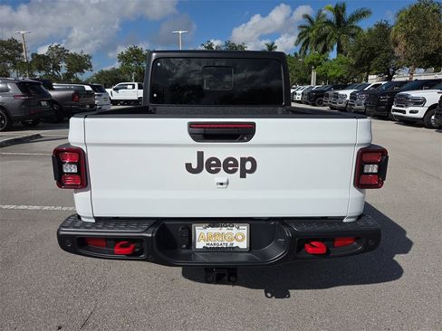 Certified 2025 Jeep Gladiator Rubicon w/ Safety Group image 7