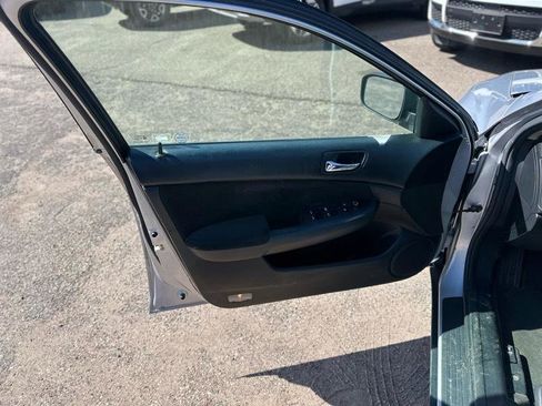 Used 2005 Honda Accord LX image 11