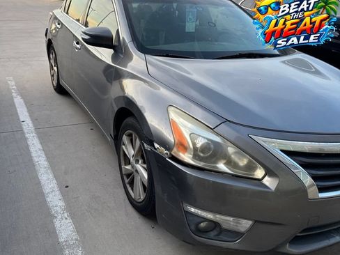 Used 2014 Nissan Altima 2.5 SV w/ Convenience Package FWD image 1