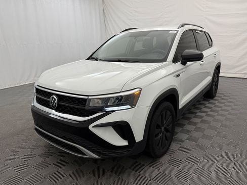 Used 2022 Volkswagen Taos S image 2