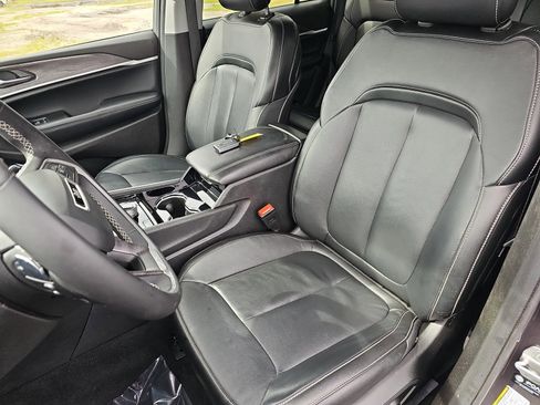 Used 2022 Jeep Grand Cherokee Limited 4xe w/ MOPAR Finishing Package image 16