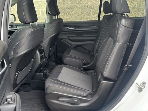 Used 2023 Jeep Grand Cherokee L Laredo w/ Luxury Tech Group I image 32