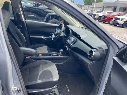 Used 2023 Nissan Kicks SV FWD image 18