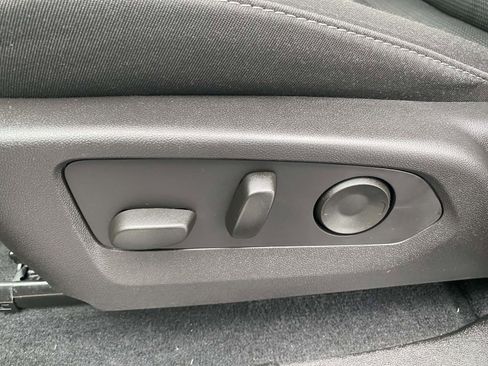 Used 2024 Chevrolet Colorado LT w/ LT Convenience Package II image 16