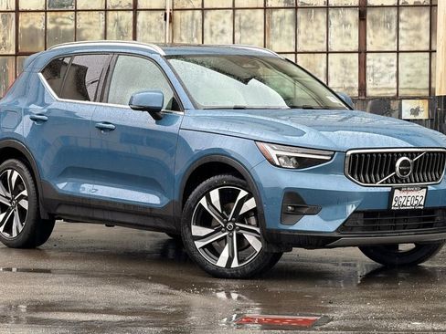 Certified 2023 Volvo XC40 B5 Plus w/ Protection Package Premier image 1