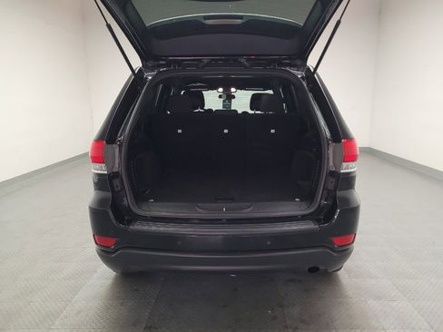 Used 2019 Jeep Grand Cherokee Laredo RWD image 29