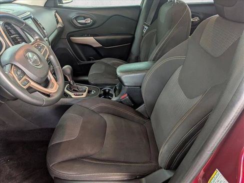 Used 2017 Jeep Cherokee Latitude w/ Comfort/Convenience Group FWD image 20