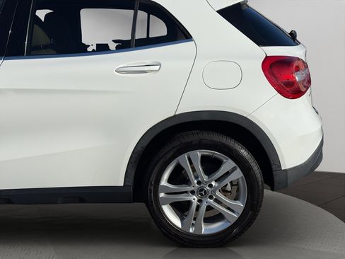 Used 2019 Mercedes-Benz GLA 250 4MATIC w/ Premium Package image 23