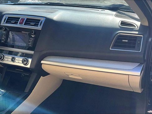 Used 2018 Subaru Outback 2.5i image 11