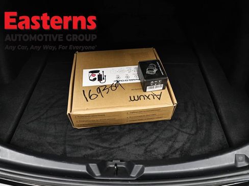 Used 2023 Tesla Model 3 Standard Range image 9