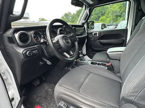 Used 2021 Jeep Wrangler Sport AWD/4WD image 16