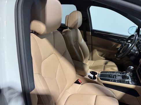 Used 2021 Porsche Macan S AWD/4WD image 46