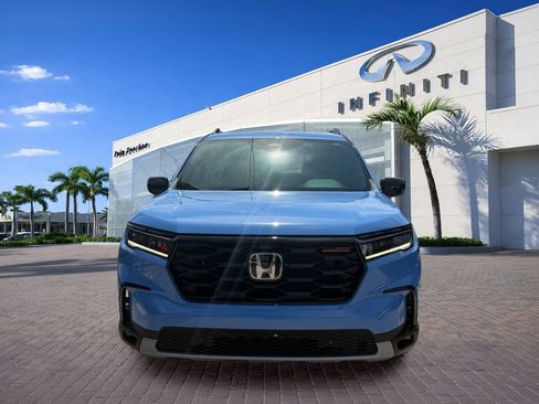 Used 2024 Honda Pilot TrailSport image 2