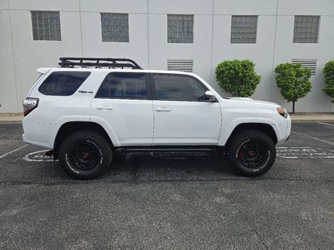 Used 2020 Toyota 4Runner TRD Pro AWD/4WD image 9