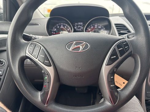 Used 2014 Hyundai Elantra SE w/ Option Group 02 FWD image 13