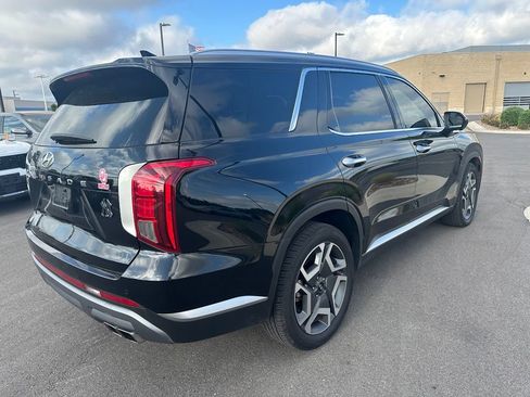 Used 2024 Hyundai Palisade SEL w/ Premium Package FWD image 4