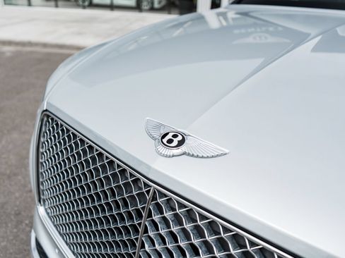Certified 2023 Bentley Bentayga AWD/4WD image 21