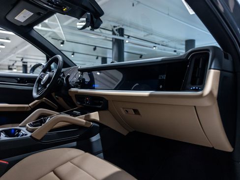 New 2026 Porsche Cayenne image 36