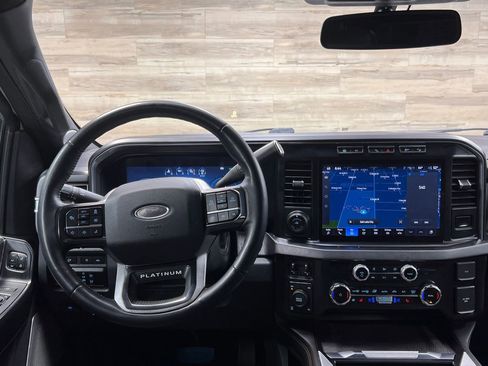 Used 2024 Ford F250 Platinum AWD/4WD image 2