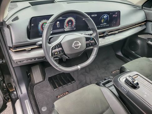Used 2023 Nissan Ariya AWD image 8