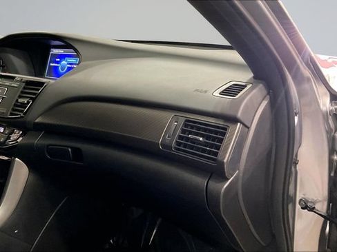 Used 2017 Honda Accord Sport image 17