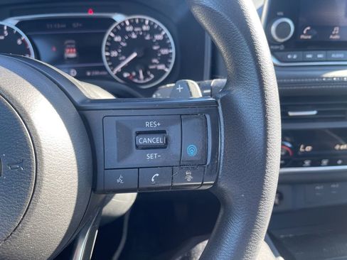 Used 2024 Nissan Rogue SV image 29