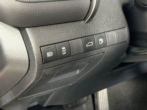 Used 2018 Toyota Camry XSE FWD image 15