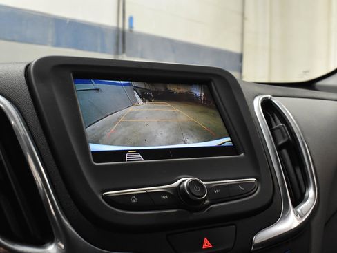 Used 2020 Chevrolet Equinox LS w/ LS Convenience Package FWD image 16