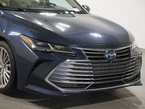 Used 2019 Toyota Avalon Limited w/ Advanced Safety Package FWD image 4
