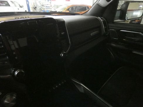 Used 2023 RAM 1500 Laramie AWD/4WD image 12