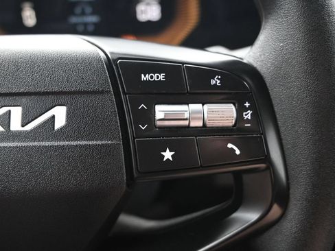 Certified 2025 Kia K4 FWD image 25