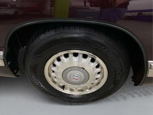Used 1994 Buick Roadmaster Sedan RWD image 18