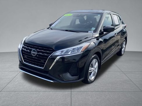 Used 2023 Nissan Kicks S FWD image 2