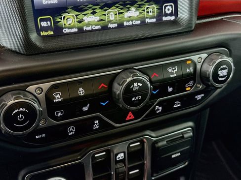 Used 2020 Jeep Gladiator Rubicon AWD/4WD image 15