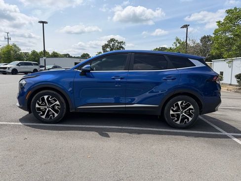 Used 2023 Kia Sportage EX FWD image 4