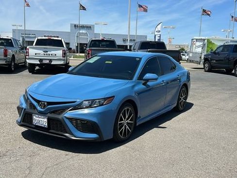 Used 2024 Toyota Camry SE FWD image 8