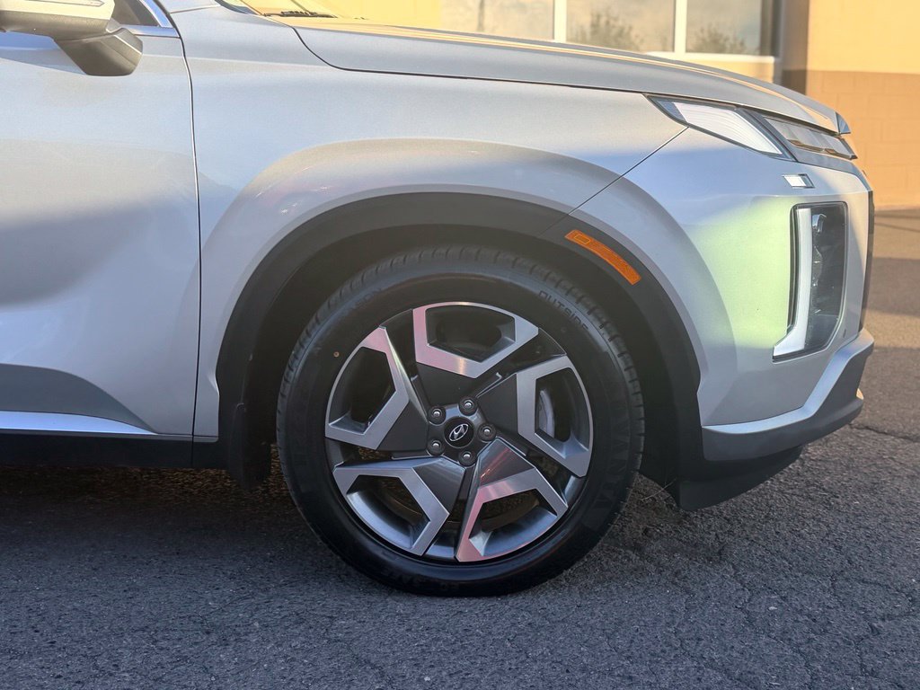 Used 2023 Hyundai Palisade SEL w/ Premium Package AWD/4WD image 2