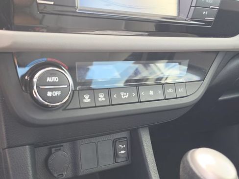 Used 2016 Toyota Corolla LE FWD image 25