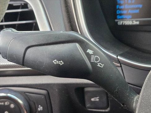 Used 2017 Ford Fusion SE w/ Fusion SE Technology Package image 13