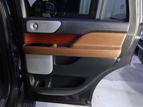 Used 2024 Lincoln Navigator Reserve AWD/4WD image 30