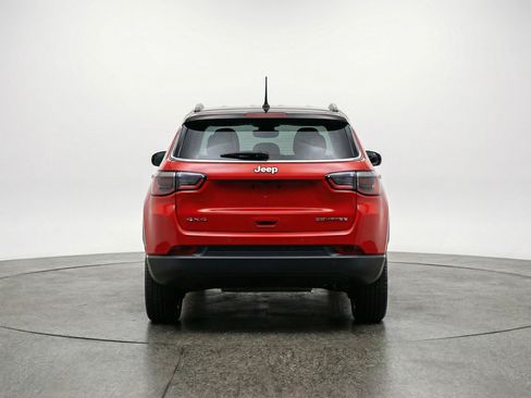 Used 2025 Jeep Compass Trailhawk AWD/4WD image 7