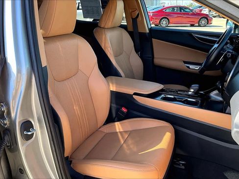 Certified 2025 Lexus NX 250 NX 250 5-DR SUV w/ Accessory Package (Z1) image 9