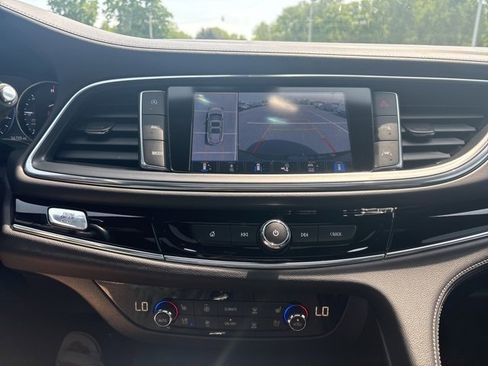 Used 2023 Buick Enclave Avenir image 14