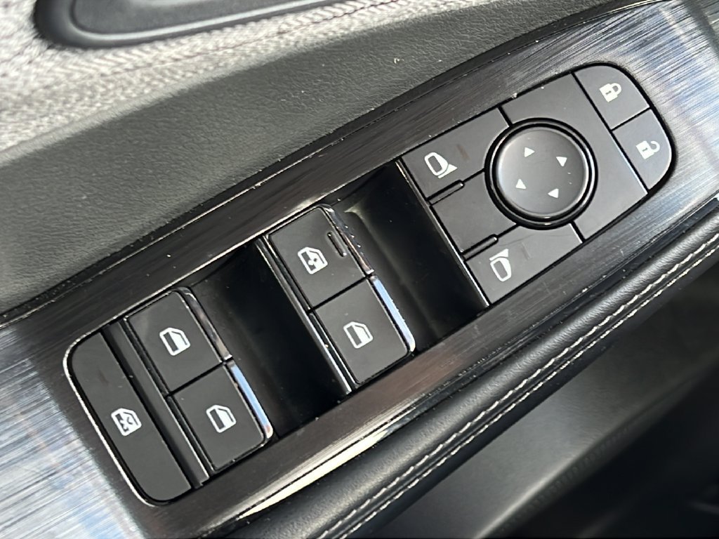 Used 2023 Nissan Rogue SV FWD image 18